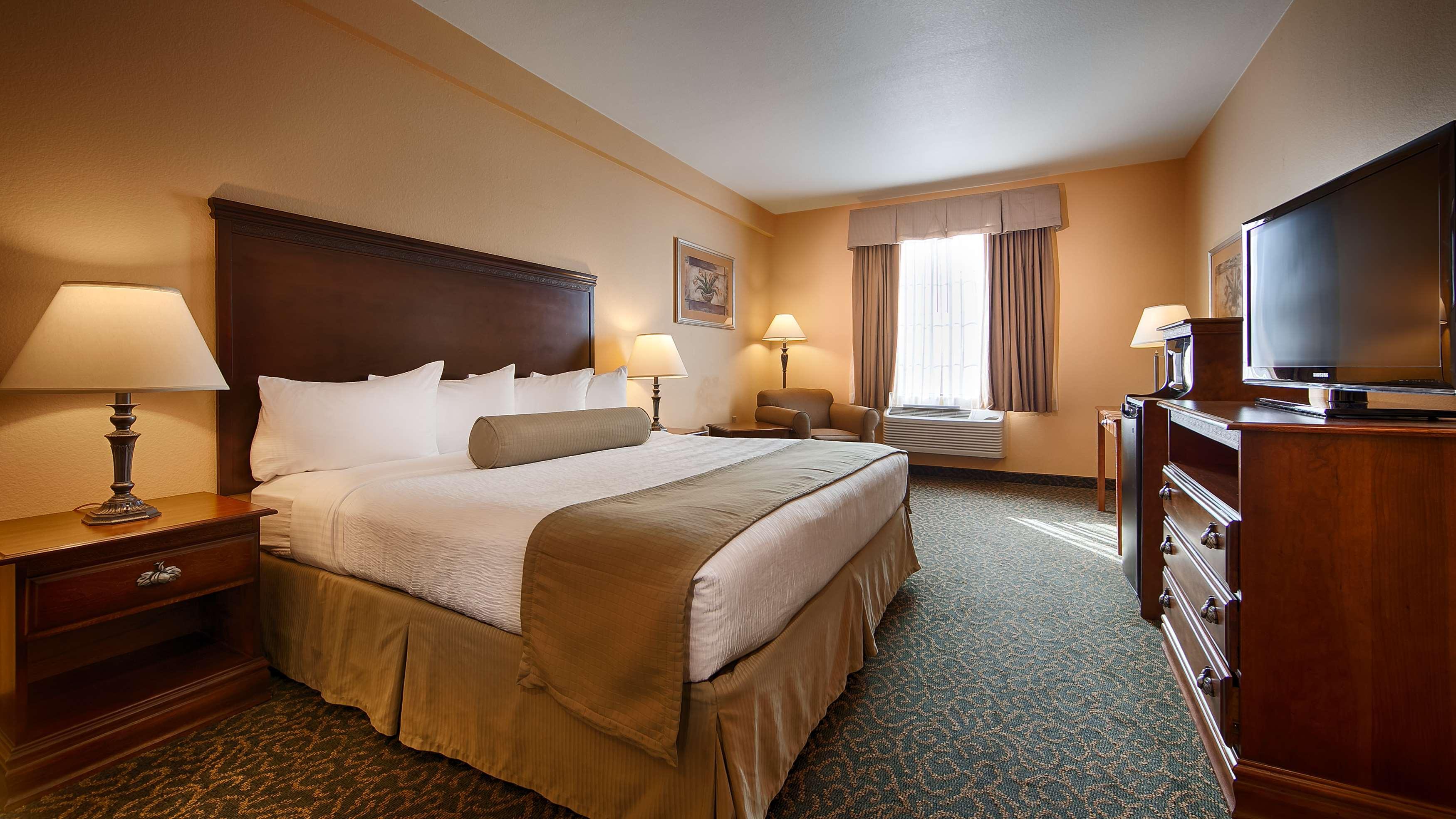 Best Western Plus Executive Hotel & Suites Sulphur Exterior photo